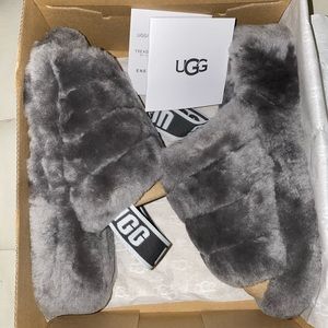Authentic Ugg Fluff Yeah Slide w/ Free mask